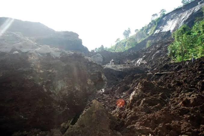 buduuda-landslides-not-ideal-for-road-construction