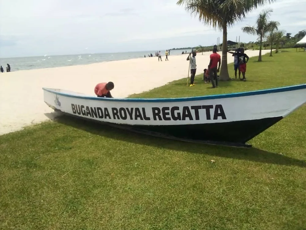 buganda-royal-regatta-canoe