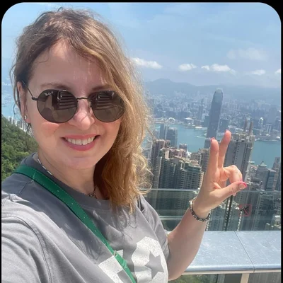 elena-karolinska-selfie