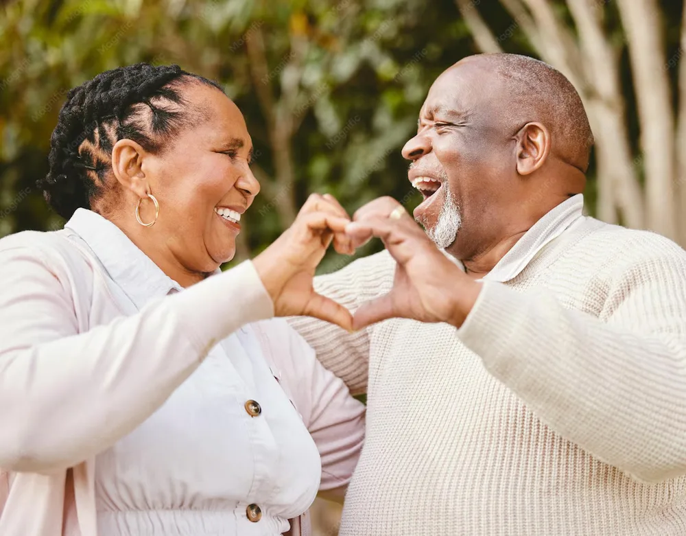 heart-hands-senior-couple-outdoor