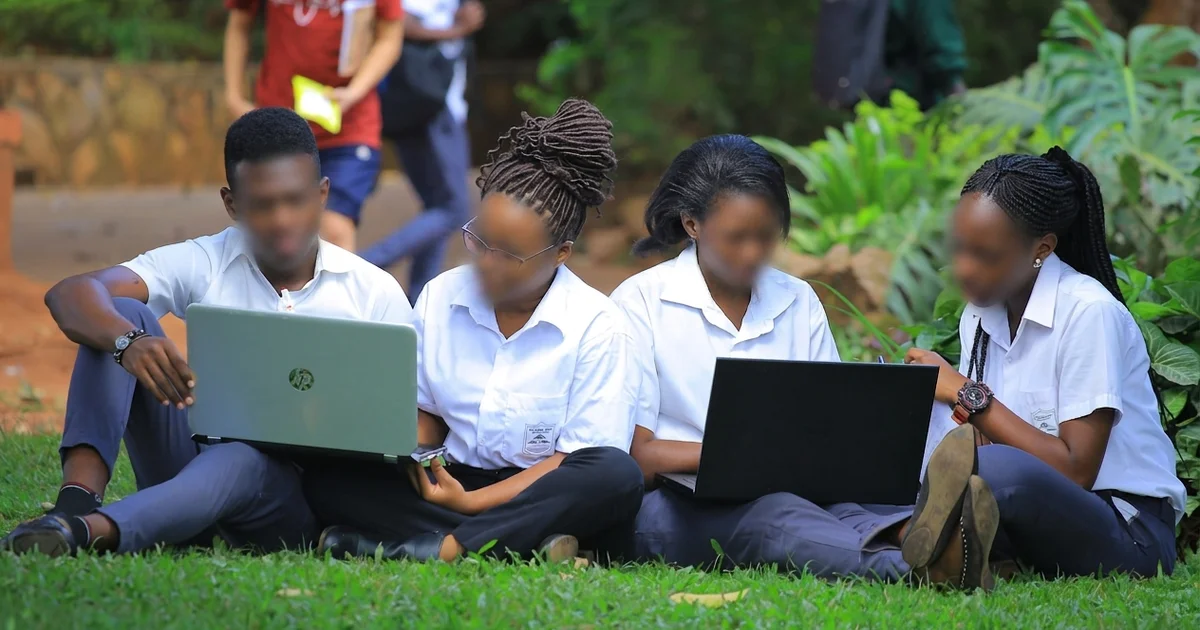 students-with-laptops-outdoor-school-day